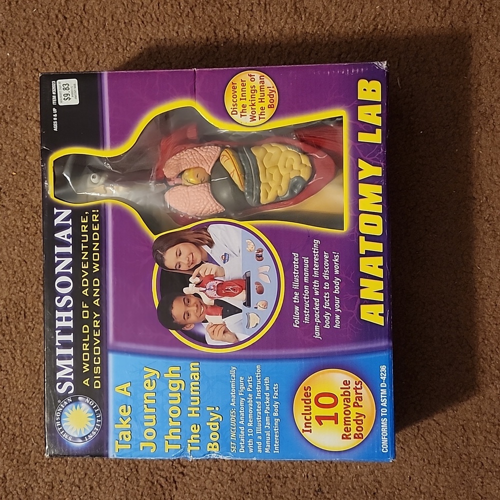 Anatomy lab Smithsonian science open box human body organs puzzle learning